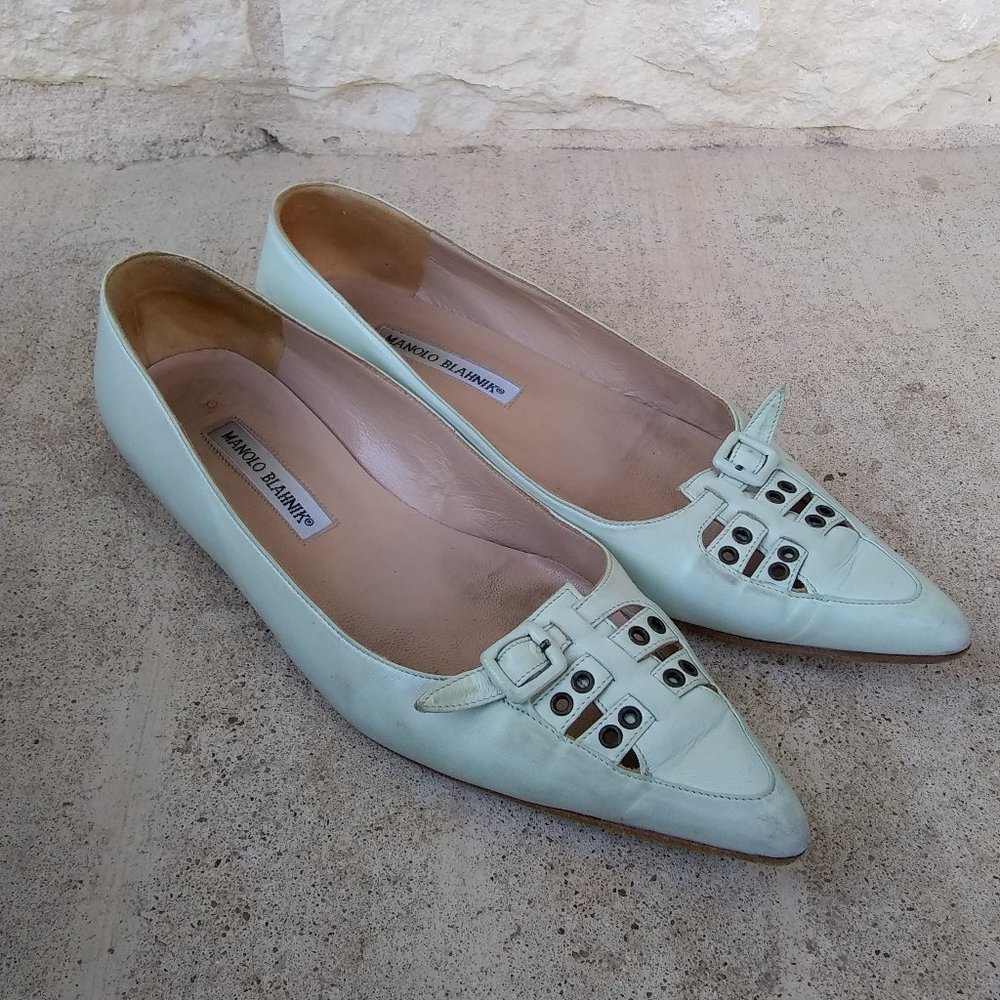 Size 9 (EU 39.5) Manolo Blahnik Mint Green Pointy Toe Leather Flats